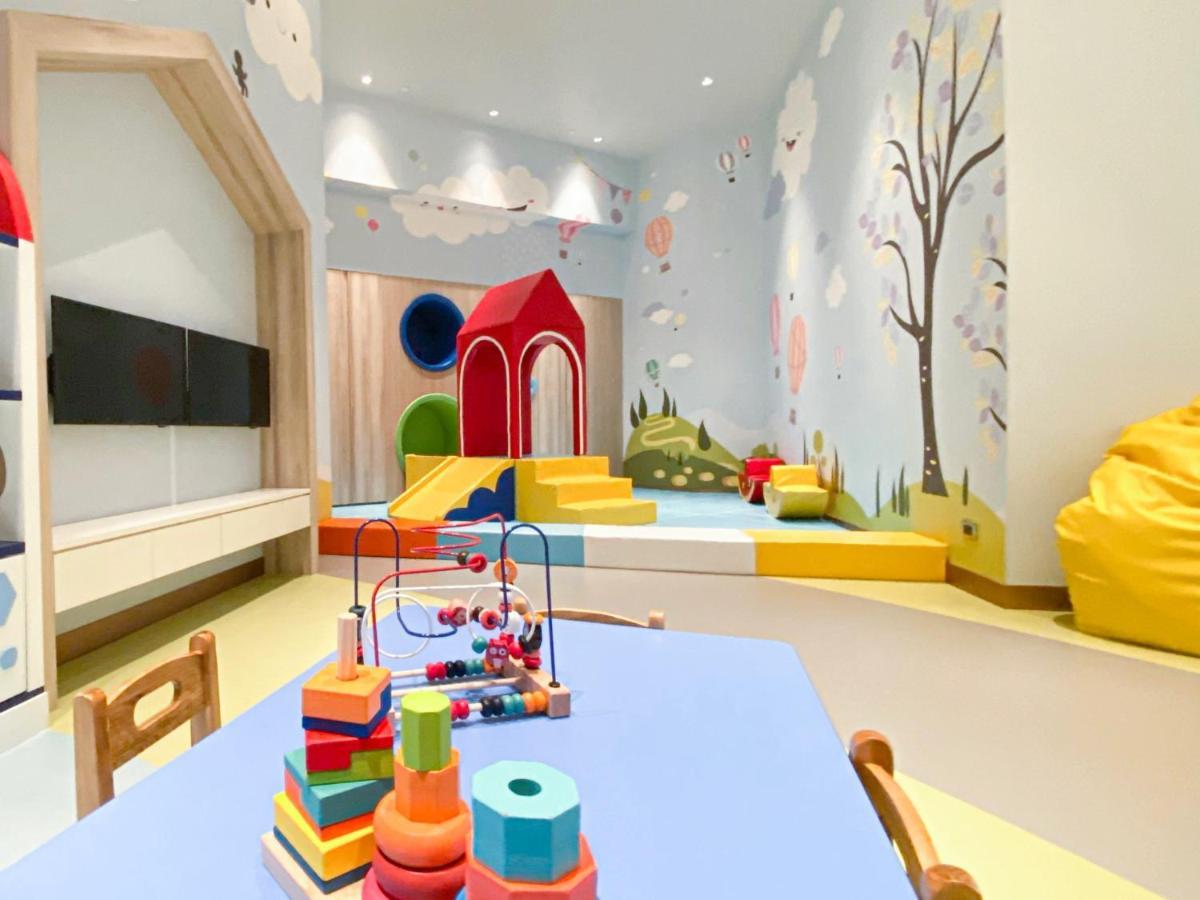 Chatrium Grand Bangkok Exterior photo A nursery