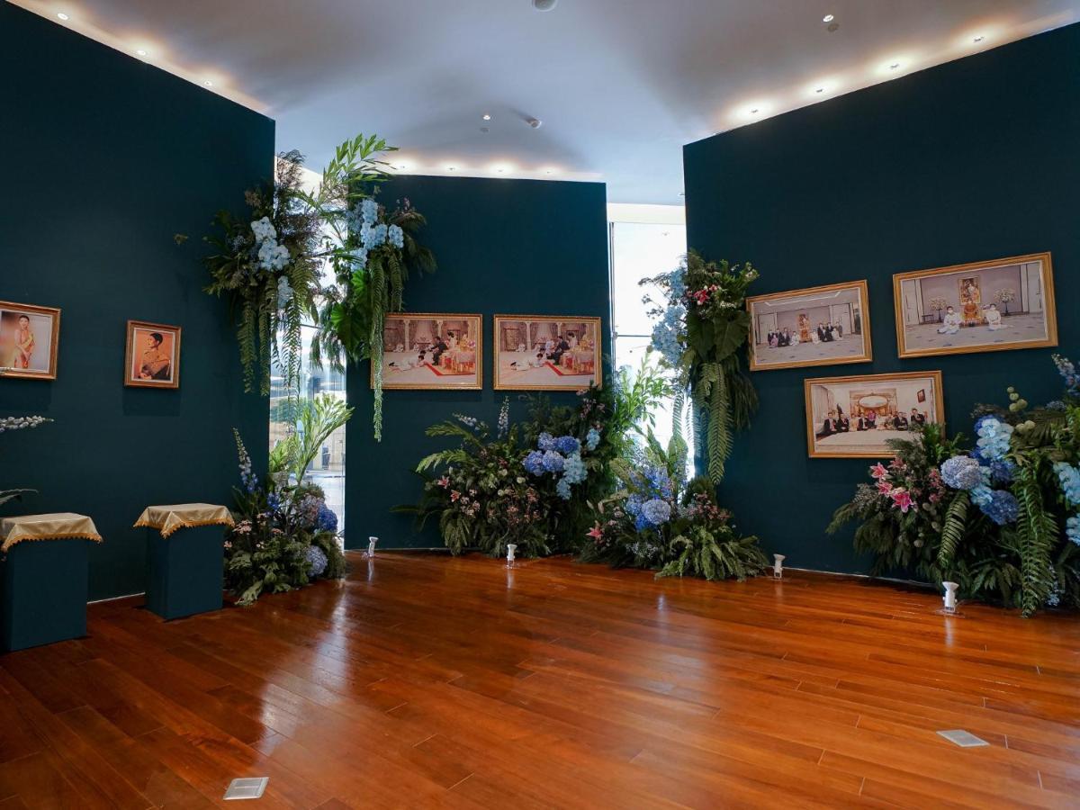 Chatrium Grand Bangkok Exterior photo The exhibition of the 2019 winners