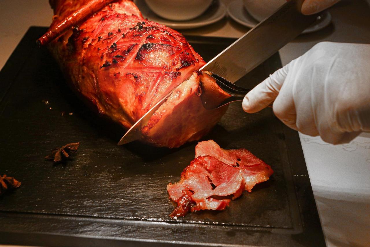 Chatrium Grand Bangkok Exterior photo Slicing ham