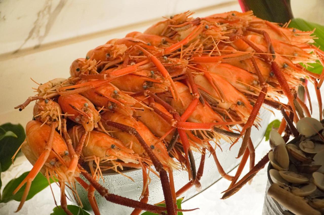 Chatrium Grand Bangkok Exterior photo River prawns