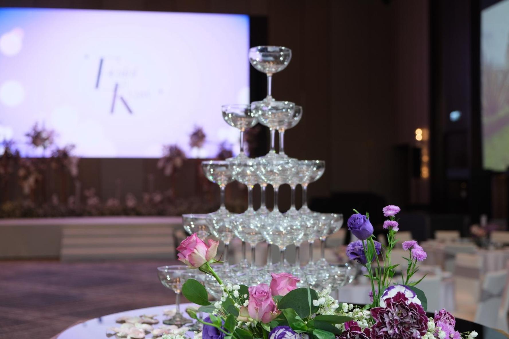 Chatrium Grand Bangkok Exterior photo Champagne fountain