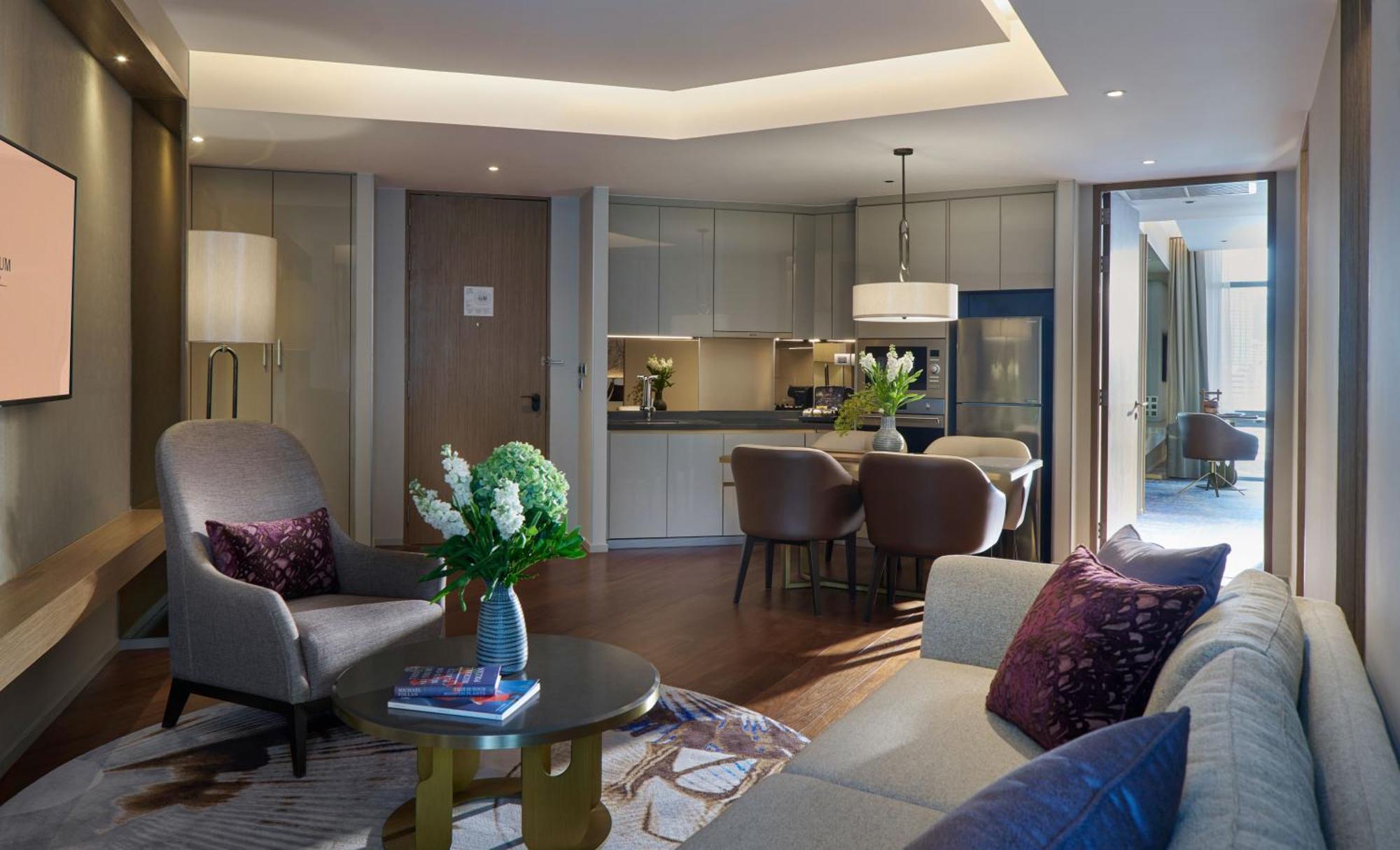 Chatrium Grand Bangkok Exterior photo The Park Suite